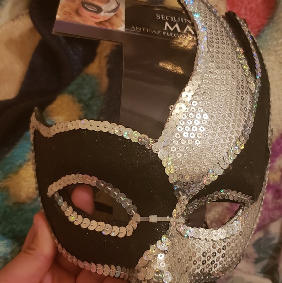 Mask - Picture 2 of 2